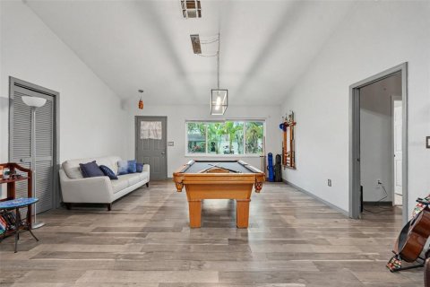 House in New Port Richey, Florida 2 bedrooms, 149.94 sq.m. № 2157796 - photo 4