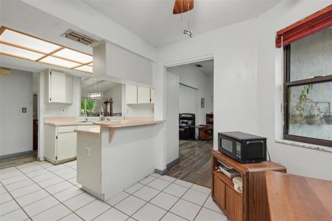House in New Port Richey, Florida 2 bedrooms, 149.94 sq.m. № 2157796 - photo 10