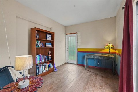 House in New Port Richey, Florida 2 bedrooms, 149.94 sq.m. № 2157796 - photo 27