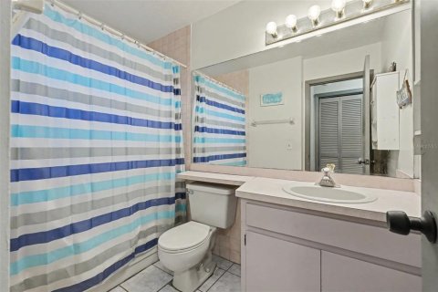 House in New Port Richey, Florida 2 bedrooms, 149.94 sq.m. № 2157796 - photo 22