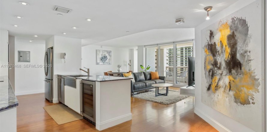 Condo in Miami, Florida, 2 bedrooms  № 2032891