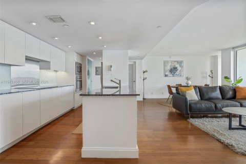 Condo in Miami, Florida, 2 bedrooms  № 2032891 - photo 10