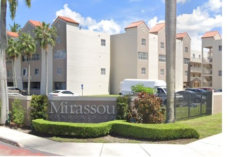 Condo in Hialeah, Florida, 1 bedroom  № 1949773 - photo 1