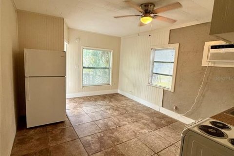 Apartment in Saint Petersburg, Florida 2 rooms, 46.45 sq.m. № 1901200 - photo 3