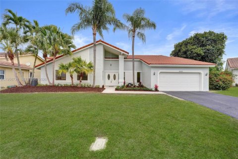 Casa en Lauderhill, Florida 3 dormitorios, 212.37 m2 № 2011178