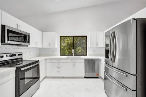 Casa en venta en Lauderhill, Florida, 3 dormitorios, 212.37 m2 № 2011178 - foto 22