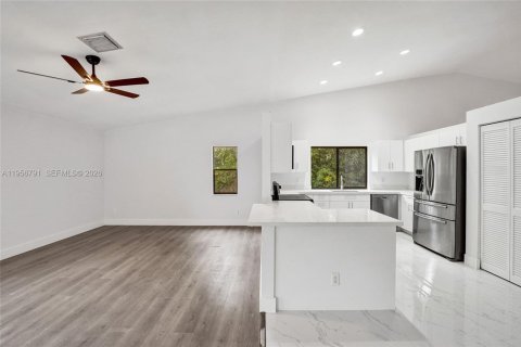 Casa en venta en Lauderhill, Florida, 3 dormitorios, 212.37 m2 № 2011178 - foto 24