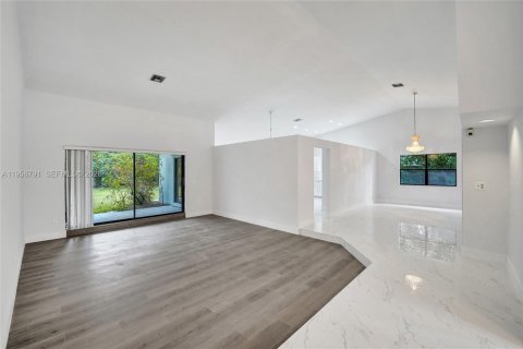 Casa en venta en Lauderhill, Florida, 3 dormitorios, 212.37 m2 № 2011178 - foto 11