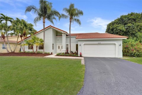 Casa en venta en Lauderhill, Florida, 3 dormitorios, 212.37 m2 № 2011178 - foto 2