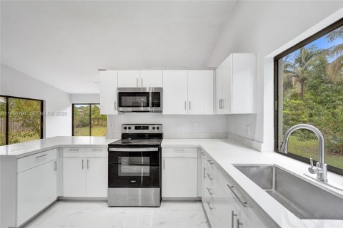 Casa en venta en Lauderhill, Florida, 3 dormitorios, 212.37 m2 № 2011178 - foto 23