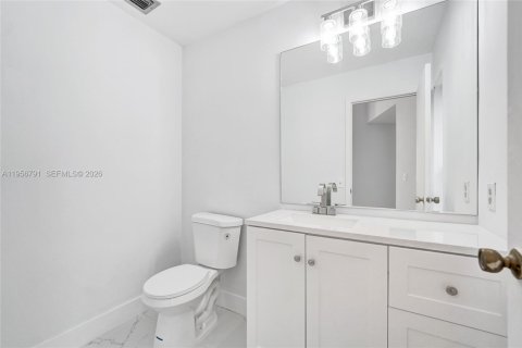 Casa en venta en Lauderhill, Florida, 3 dormitorios, 212.37 m2 № 2011178 - foto 8