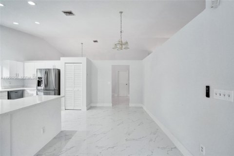 Casa en venta en Lauderhill, Florida, 3 dormitorios, 212.37 m2 № 2011178 - foto 20