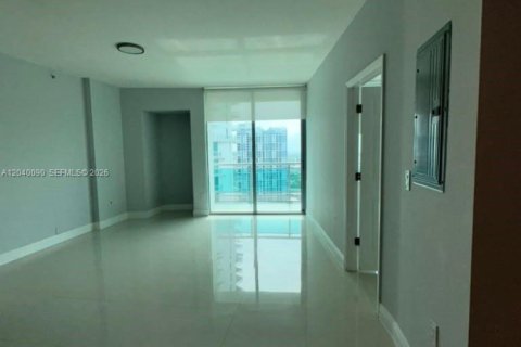 Condo in Miami, Florida, 1 bedroom № 2086406 - photo 4