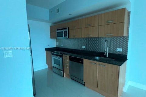 Condo in Miami, Florida, 1 bedroom № 2086406 - photo 19