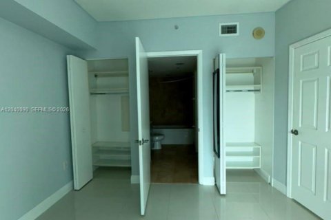 Condo in Miami, Florida, 1 bedroom № 2086406 - photo 12