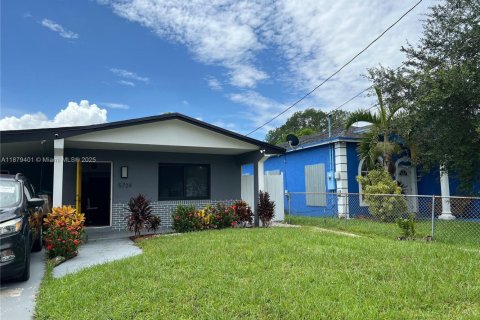 House in West Park, Florida 4 bedrooms, 149.76 sq.m. № 1981353 - photo 3