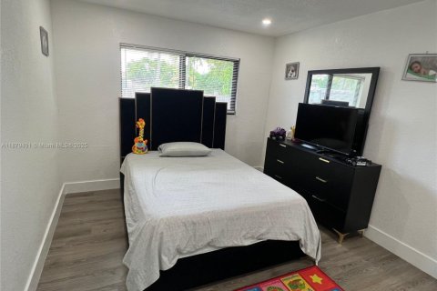 House in West Park, Florida 4 bedrooms, 149.76 sq.m. № 1981353 - photo 26