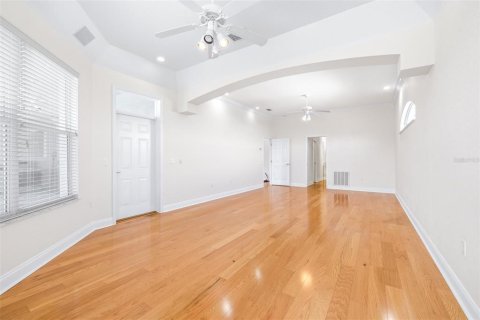 House in Lakeland, Florida 3 bedrooms, 309.36 sq.m. № 2234554 - photo 13