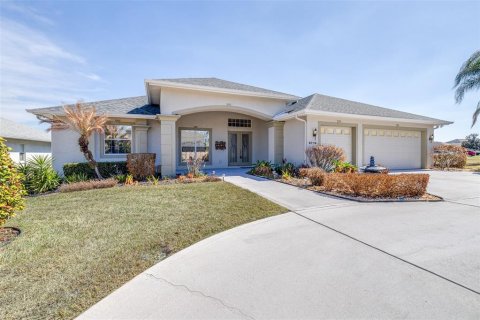 House in Lakeland, Florida 3 bedrooms, 309.36 sq.m. № 2234554
