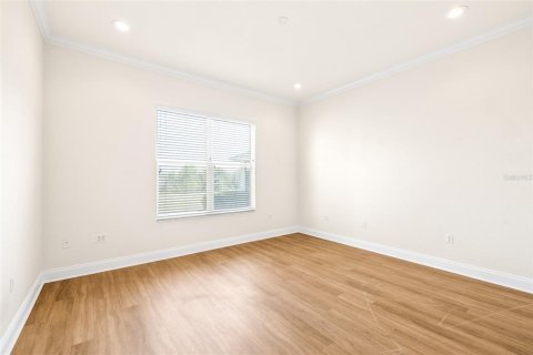 House in Lakeland, Florida 3 bedrooms, 309.36 sq.m. № 2234554 - photo 19