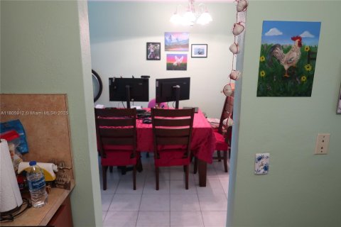 Condo in Hallandale Beach, Florida, 2 bedrooms  № 1959580 - photo 8