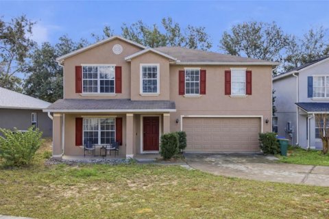 House in Tavares, Florida 4 bedrooms, 236.62 sq.m. № 2275735