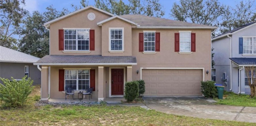 House in Tavares, Florida 4 bedrooms, 236.62 sq.m. № 2275735