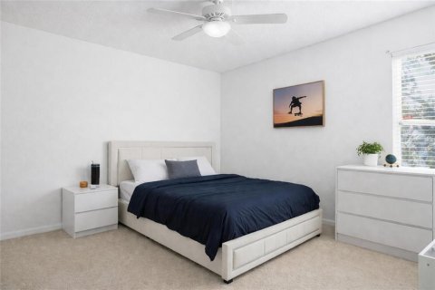 House in Tavares, Florida 4 bedrooms, 236.62 sq.m. № 2275735 - photo 7