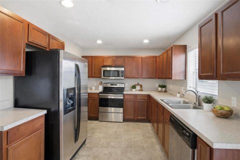 House in Tavares, Florida 4 bedrooms, 236.62 sq.m. № 2275735 - photo 3