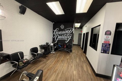 Купить коммерческую недвижимость в Майами, Флорида № 2045580 - фото 4