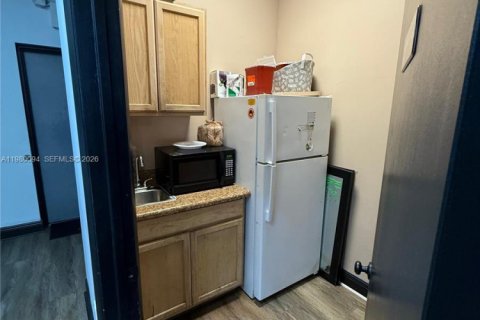 Купить коммерческую недвижимость в Майами, Флорида № 2045580 - фото 7