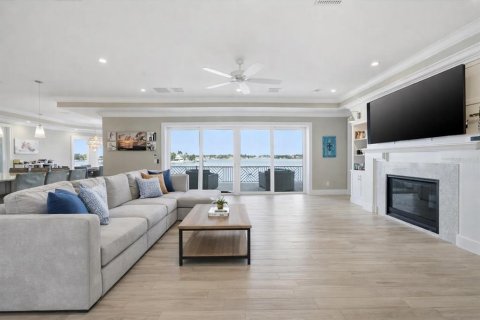 House in Indian Rocks Beach, Florida 6 bedrooms, 579.99 sq.m. № 2102417 - photo 26