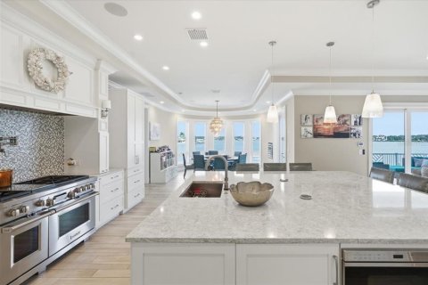 House in Indian Rocks Beach, Florida 6 bedrooms, 579.99 sq.m. № 2102417 - photo 29
