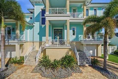 House in Indian Rocks Beach, Florida 6 bedrooms, 579.99 sq.m. № 2102417 - photo 25