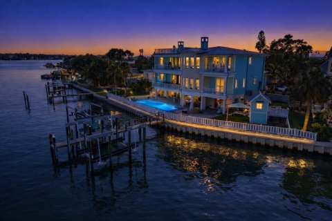 House in Indian Rocks Beach, Florida 6 bedrooms, 579.99 sq.m. № 2102417 - photo 18