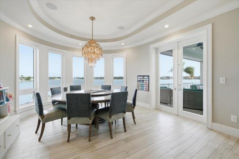 House in Indian Rocks Beach, Florida 6 bedrooms, 579.99 sq.m. № 2102417 - photo 7