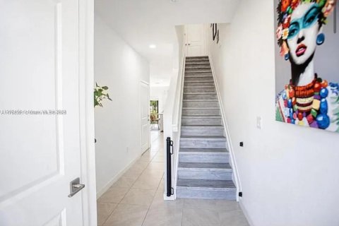 House in Florida City, Florida 3 bedrooms, 131.74 sq.m. № 1728848 - photo 7