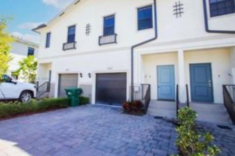 House in Florida City, Florida 3 bedrooms, 131.74 sq.m. № 1728848 - photo 8