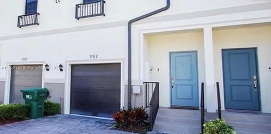 House in Florida City, Florida 3 bedrooms, 131.74 sq.m. № 1728848