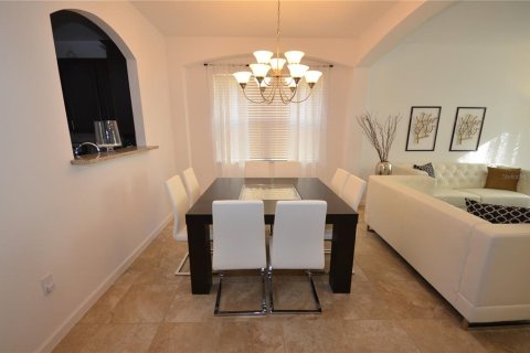 Casa en alquiler en Kissimmee, Florida, 6 dormitorios, 267 m2 № 1192857 - foto 7