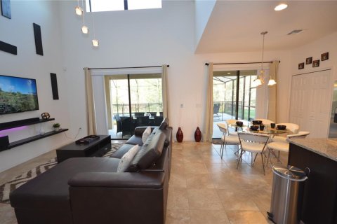 Casa en alquiler en Kissimmee, Florida, 6 dormitorios, 267 m2 № 1192857 - foto 13