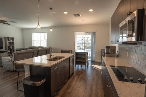 Casa en venta en Wesley Chapel, Florida, 5 dormitorios, 252.42 m2 № 2107993 - foto 17
