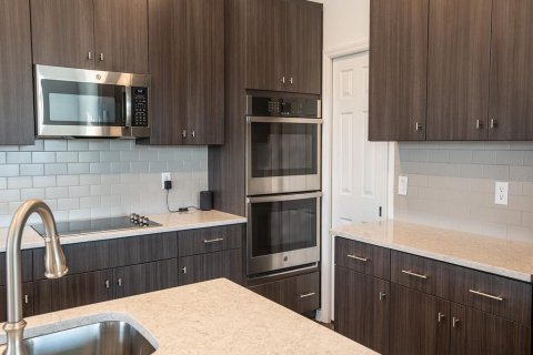 Casa en venta en Wesley Chapel, Florida, 5 dormitorios, 252.42 m2 № 2107993 - foto 12