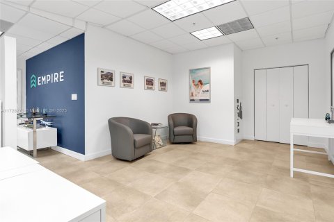 Commercial property in Miami, Florida № 1812324 - photo 27