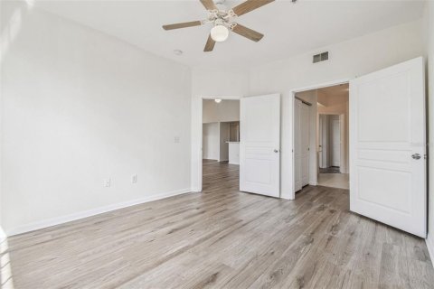 Condo in Tampa, Florida, 2 bedrooms  № 1893758 - photo 10