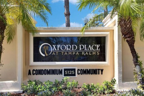 Condo in Tampa, Florida, 2 bedrooms  № 1893758 - photo 1