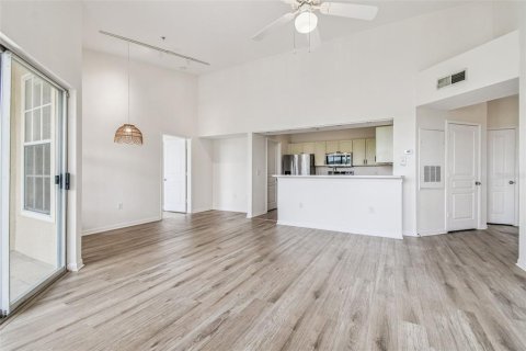 Condo in Tampa, Florida, 2 bedrooms  № 1893758 - photo 7