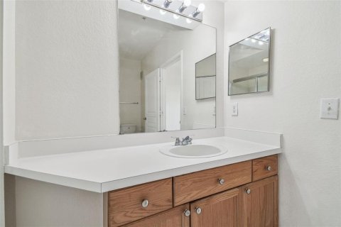 Condo in Tampa, Florida, 2 bedrooms  № 1893758 - photo 27