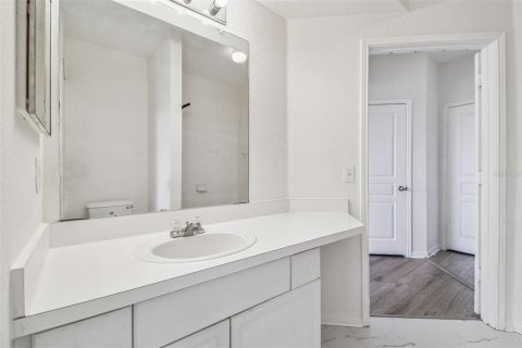 Condo in Tampa, Florida, 2 bedrooms  № 1893758 - photo 12