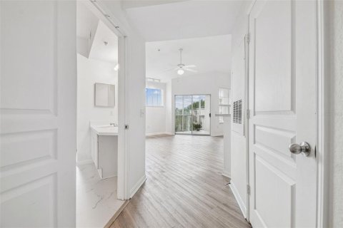 Condo in Tampa, Florida, 2 bedrooms  № 1893758 - photo 3